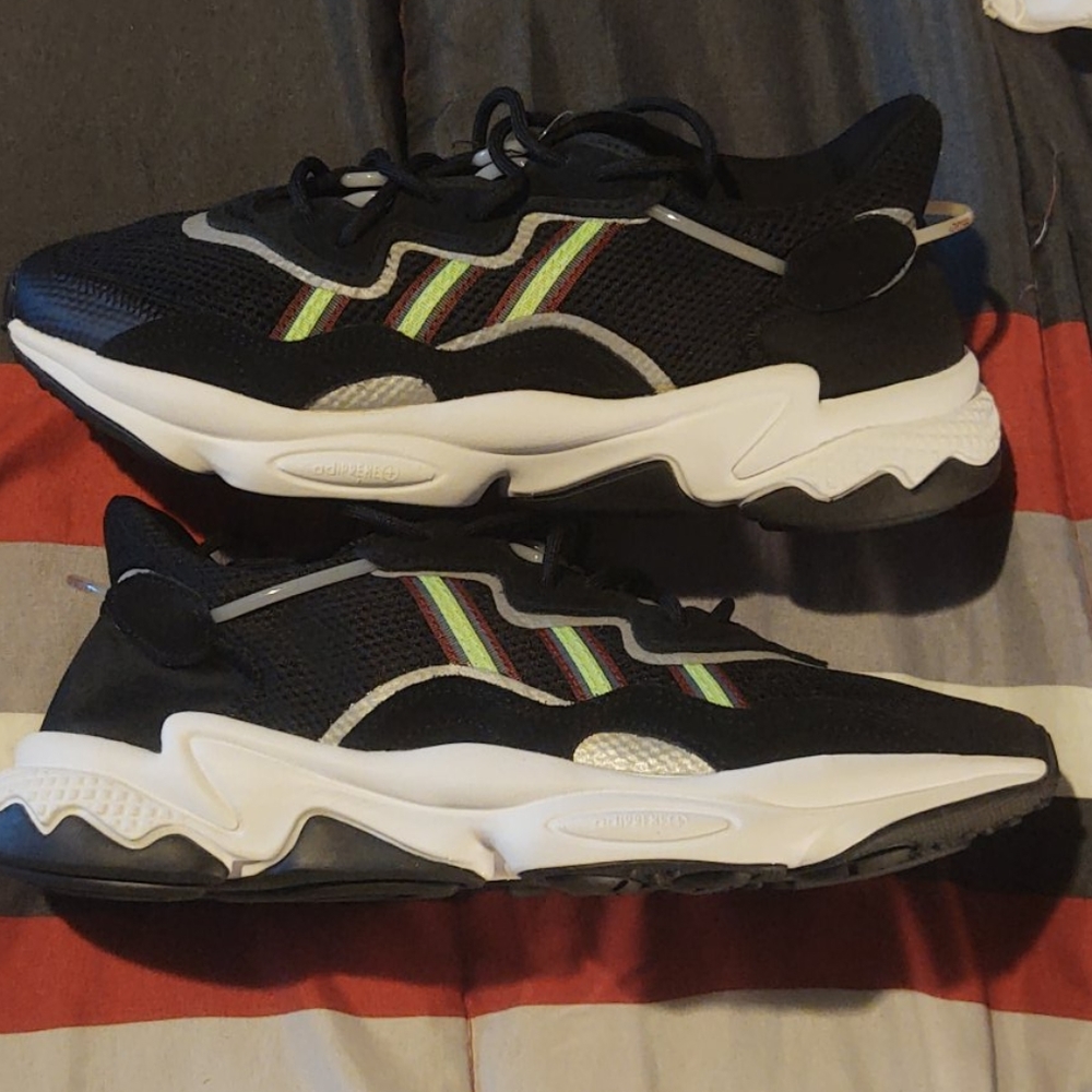 OZWEEGO RUNNING SHOES